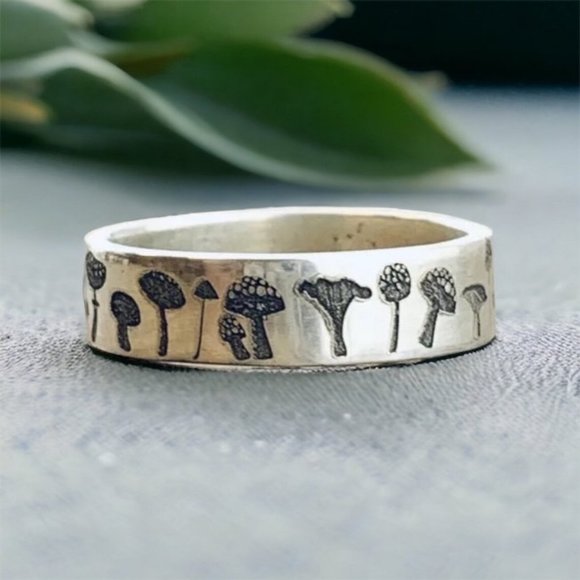 Jewelry - Mushrooms Flower Engraved Silver Ring